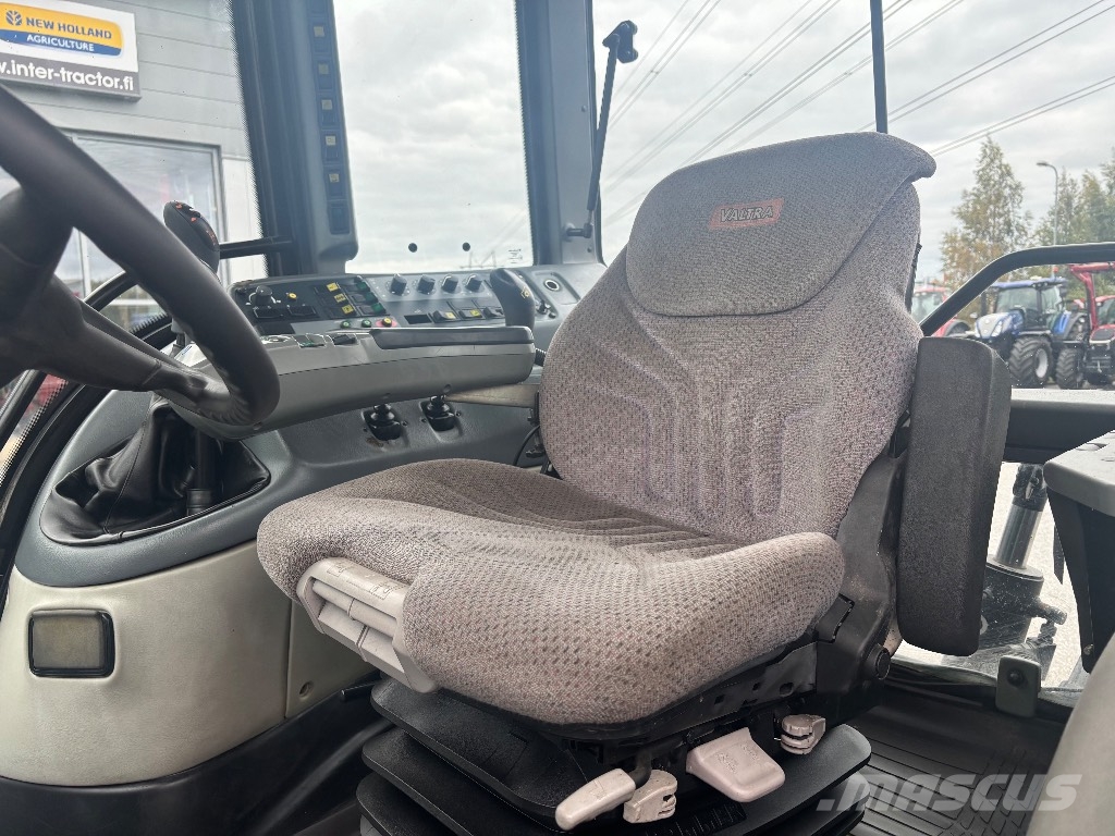 Valtra T 180 Tractores