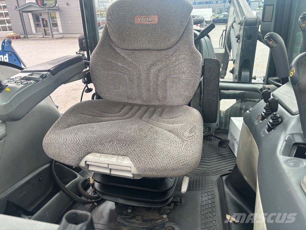 Valtra T 180 Tractores