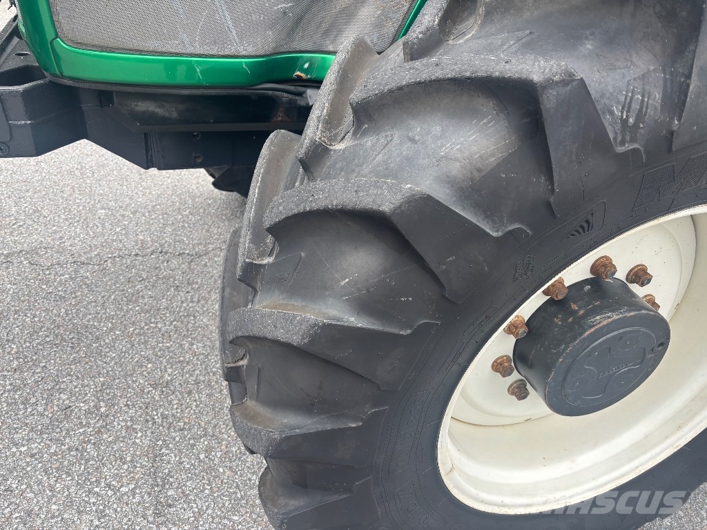 Valtra T 180 Tractores