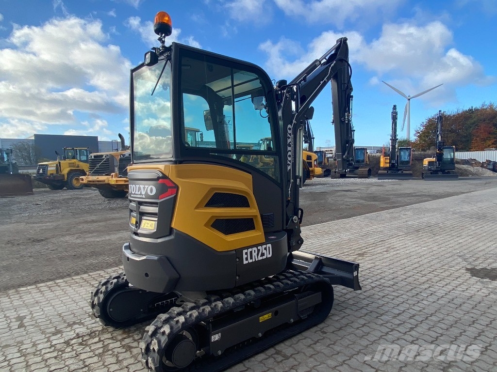 Volvo ECR 25 D حفارات صغيرة أقل من 7 طن (حفارات صغيرة)