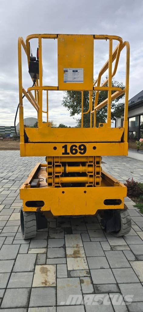 Haulotte Compact 10 Scheren-Arbeitsbühnen