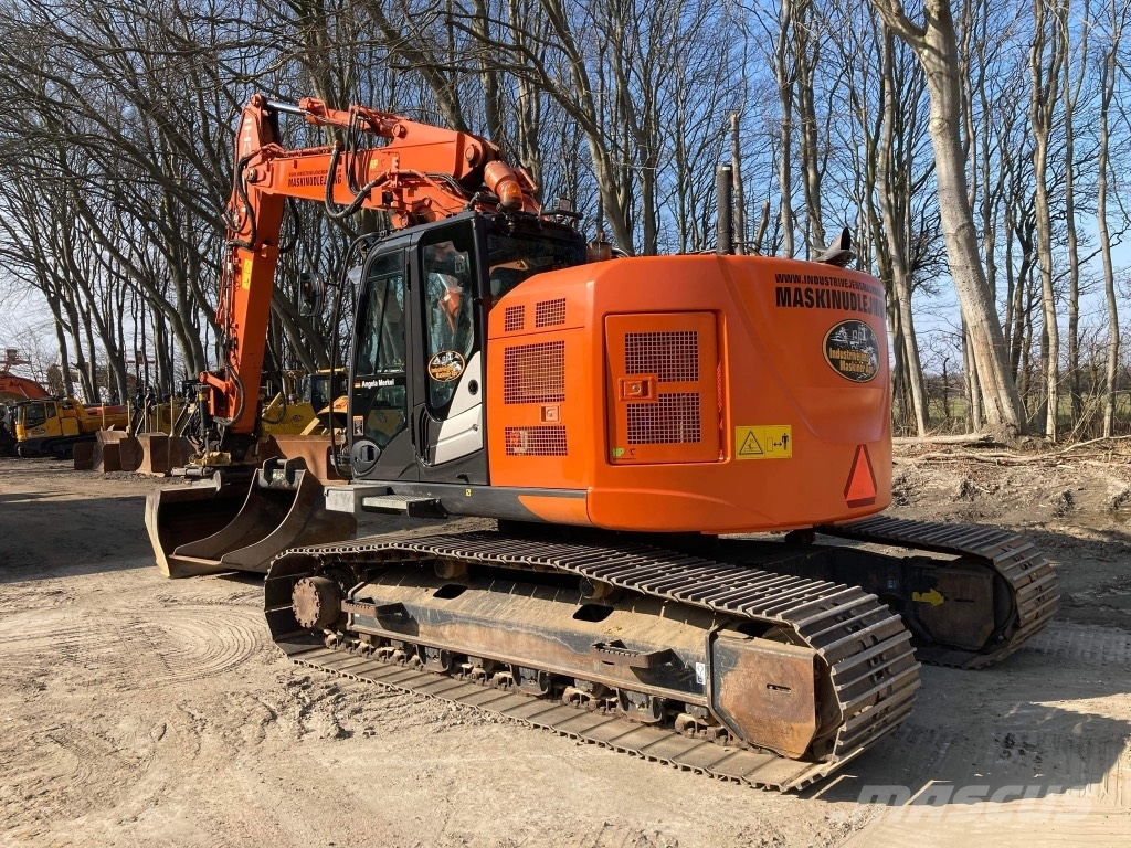 Hitachi ZX 225 US LC-6 Kāpurķēžu ekskavatori
