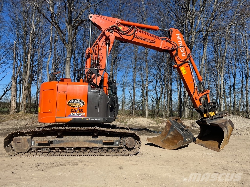 Hitachi ZX 225 US LC-6 Kāpurķēžu ekskavatori