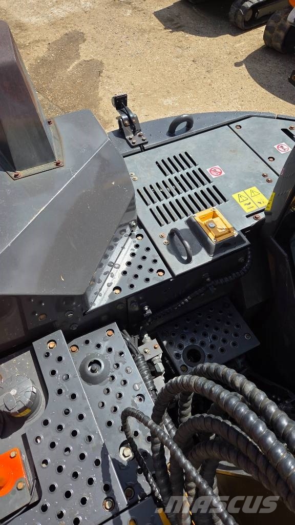 Volvo ECR 145 EL Гусеничные экскаваторы