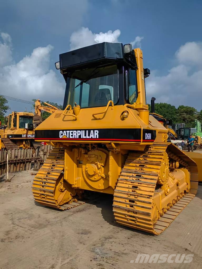 CAT D 6 M 履帶推土機
