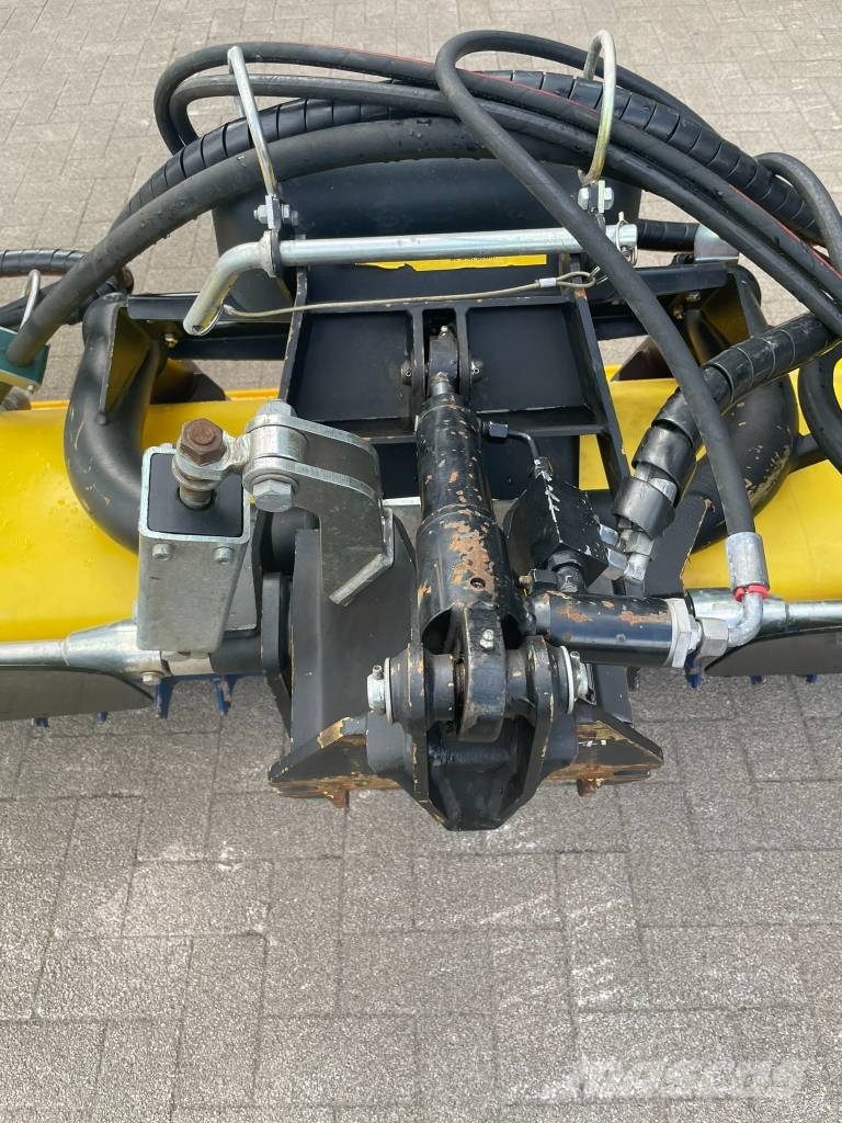 Kässbohrer Pistenbully PB 100 토양관리 장비 - 기타