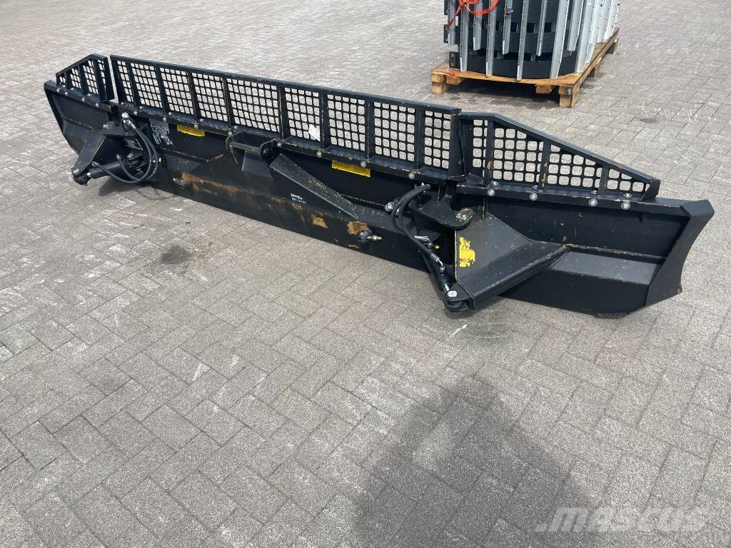 Kässbohrer Pistenbully PB 100 토양관리 장비 - 기타