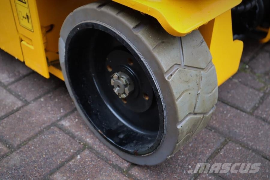 JCB S1930E Valid inspection, 8m Working Height, 230kg Nůžková zvedací plošina