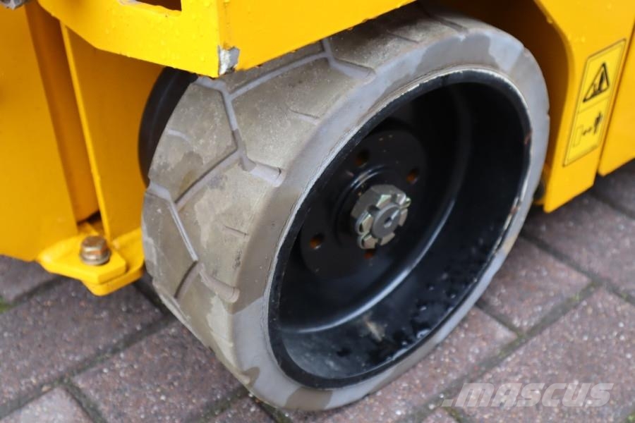 JCB S1930E Valid inspection, 8m Working Height, 230kg Nůžková zvedací plošina