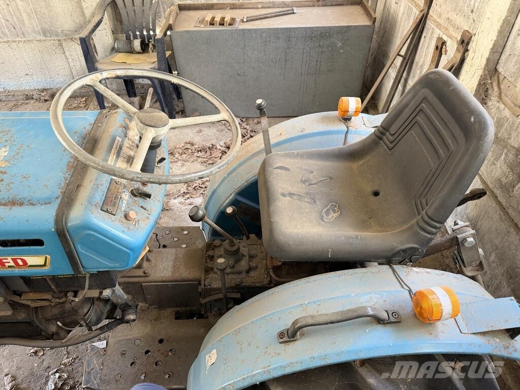 Mitsubishi D1100FD 4WD diesel minitractor als opknapper الجرارات