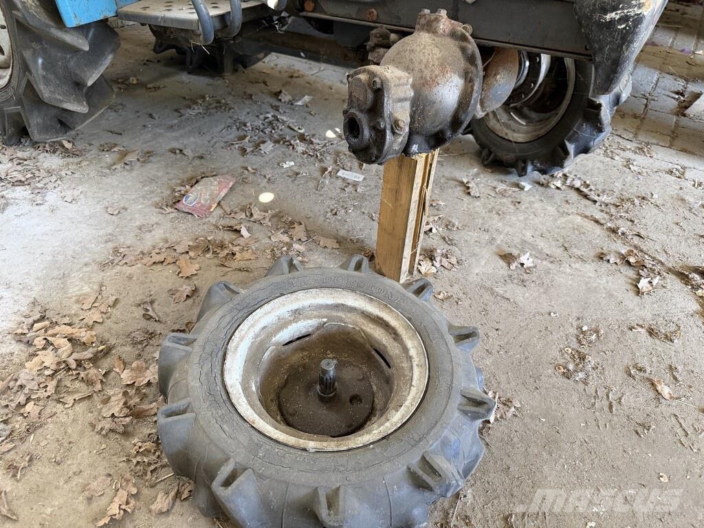 Mitsubishi D1100FD 4WD diesel minitractor als opknapper الجرارات