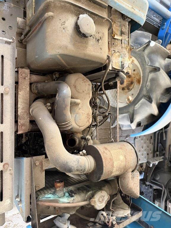 Mitsubishi D1100FD 4WD diesel minitractor als opknapper الجرارات