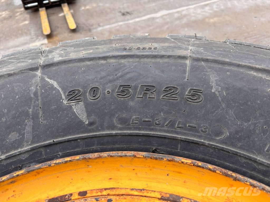 L90H L90G L90F Set of Tires + Rims (NEW) Pneumatici, ruote e cerchioni