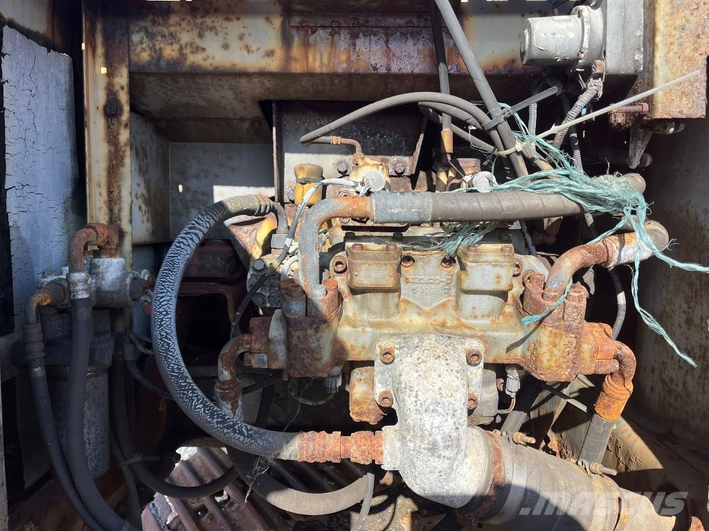 Hitachi EX 200-5 حفارات زحافة