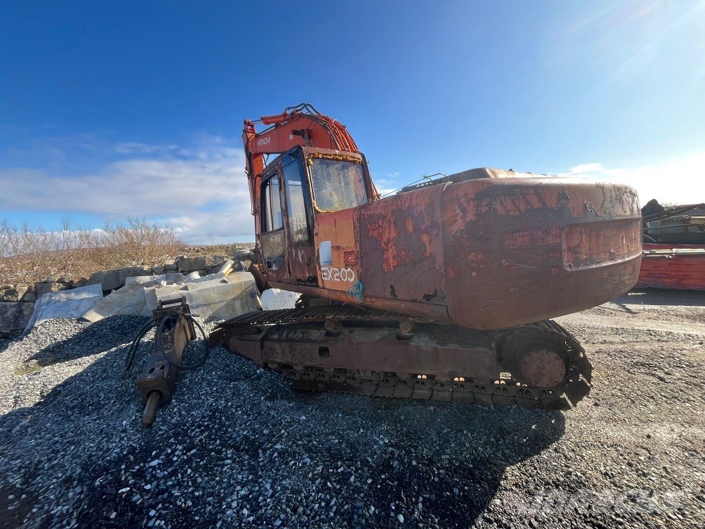 Hitachi EX 200-5 حفارات زحافة