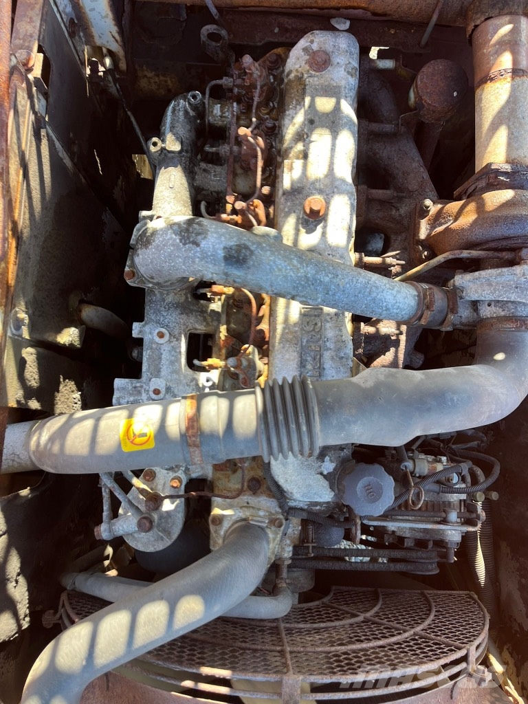 Hitachi EX 200-5 حفارات زحافة