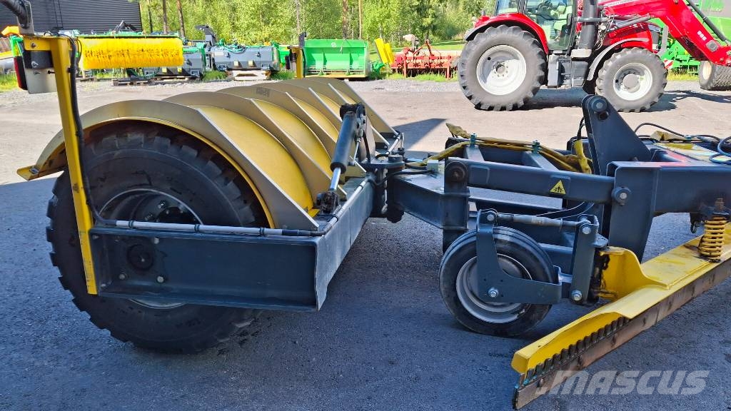 Stark TL 7500 sopivasti heti toimitukseen hyvillä varust Rastras para caminos