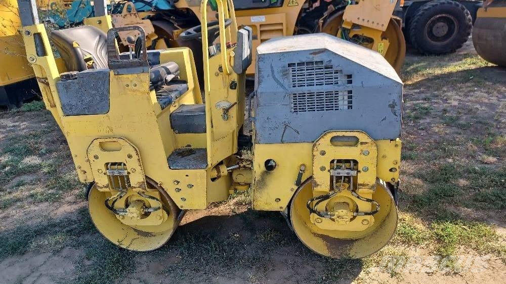 Bomag BW 80 AD مداحل ثنائية الاسطوانة