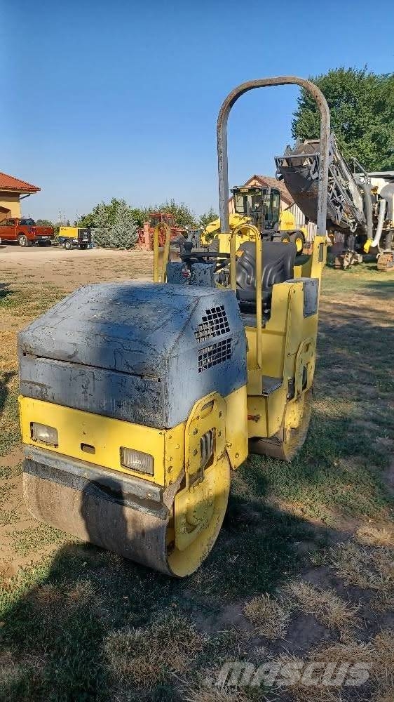 Bomag BW 80 AD مداحل ثنائية الاسطوانة