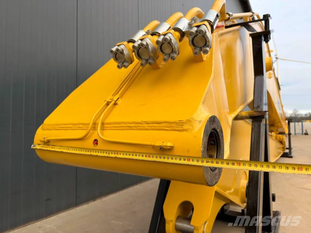 Komatsu PC210 18 mtr Long Reach Equipment جرافات عكسية