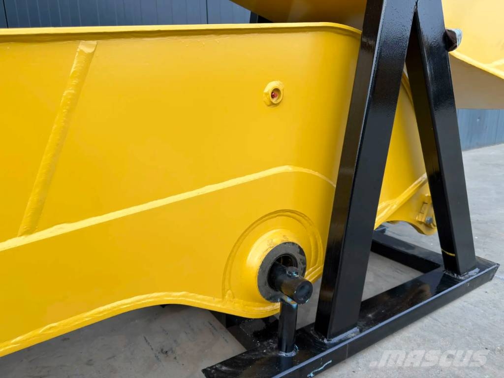 Komatsu PC210 18 mtr Long Reach Equipment جرافات عكسية