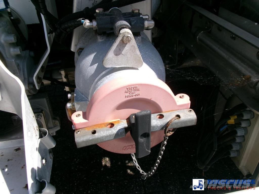 Volvo FE 260 4x2 dxi fuel tank 13.3 m3 / 4 comp / ADR 21 탱커 트럭