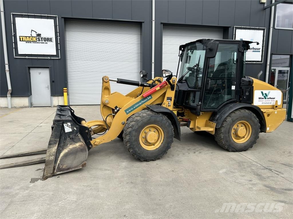 CAT 906 (8758) Višenamenski utovarivači