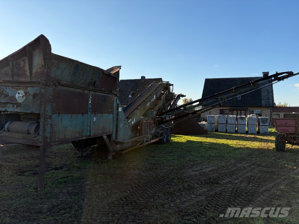 PowerScreen Chieftain Mobile screeners