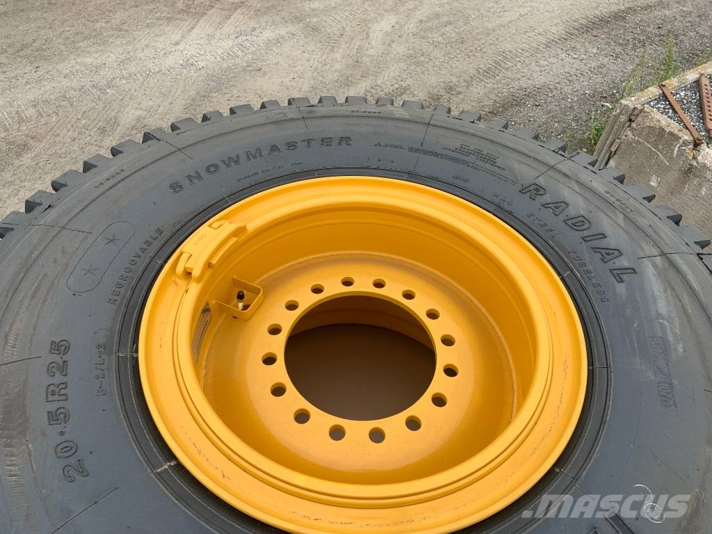 Hilo nya vinterdäck m fälg till Volvo L60,L70, Ljungby Pneumatiky, kolesá a ráfiky