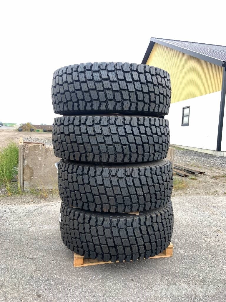 Hilo nya vinterdäck m fälg till Volvo L60,L70, Ljungby Pneumatiky, kolesá a ráfiky