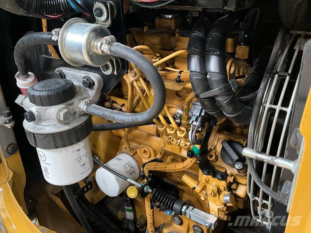 CAT 302.7 CR حفارات صغيرة أقل من 7 طن (حفارات صغيرة)