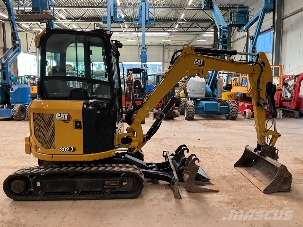 CAT 302.7 CR حفارات صغيرة أقل من 7 طن (حفارات صغيرة)