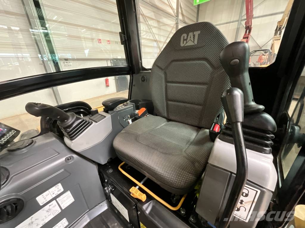 CAT 302.7 CR حفارات صغيرة أقل من 7 طن (حفارات صغيرة)