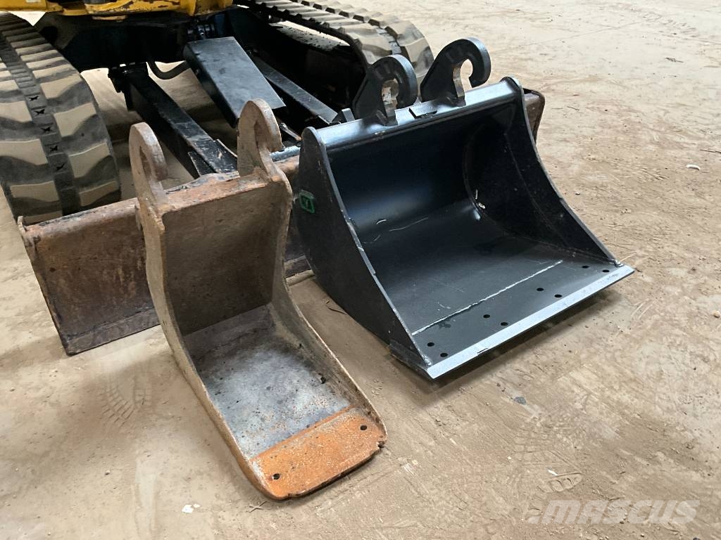 CAT 302.7 CR حفارات صغيرة أقل من 7 طن (حفارات صغيرة)