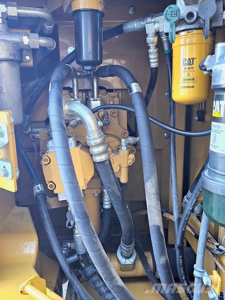 CAT 325FLCR Beltegraver