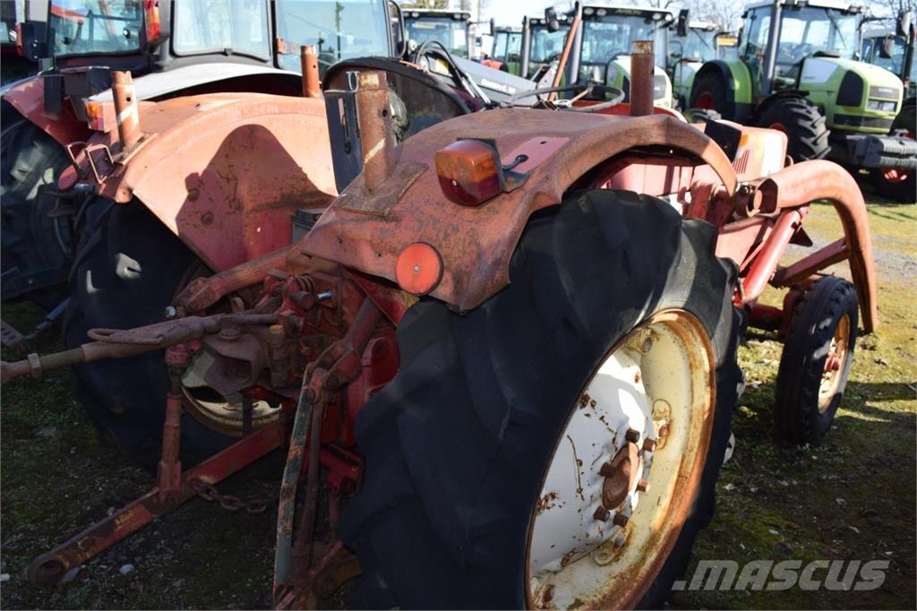 Case IH 383 الجرارات