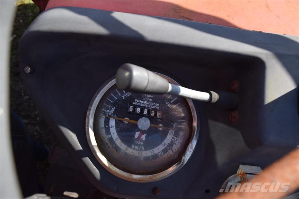 Case IH 383 الجرارات