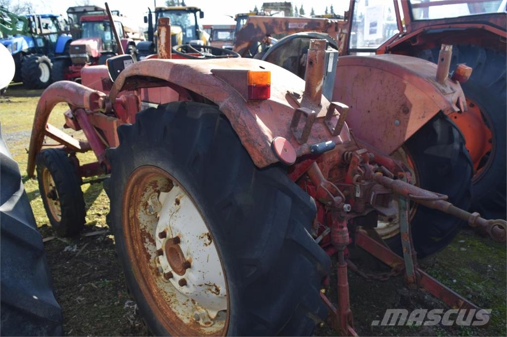 Case IH 383 الجرارات