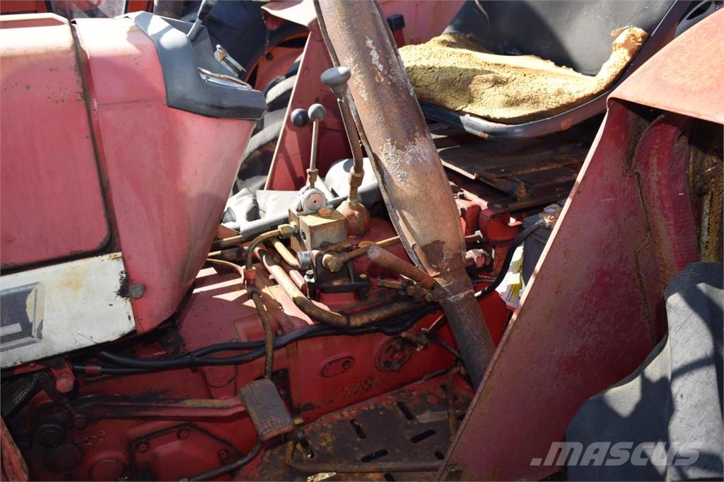 Case IH 383 الجرارات