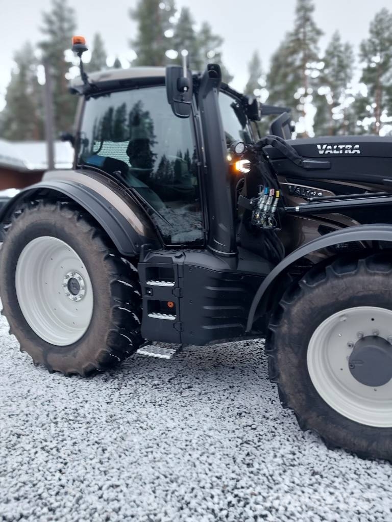 Valtra T 235 D 拖拉机/农用车