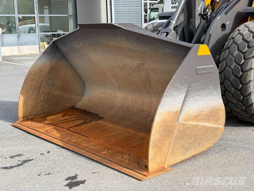 Volvo L 120 H2 Pyöräkuormaajat