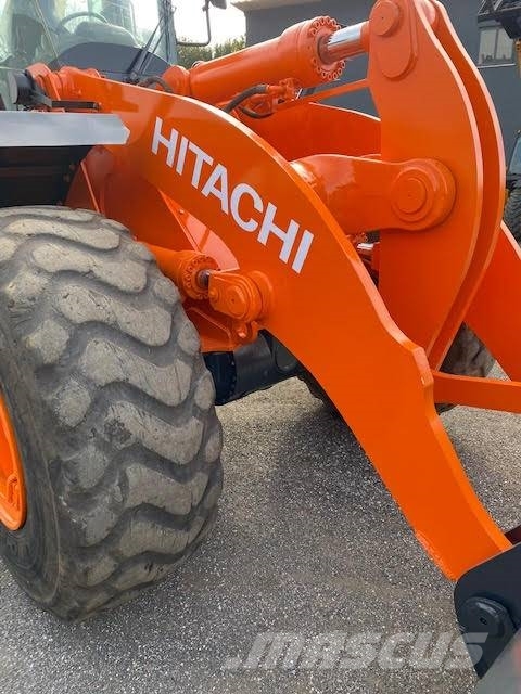 Hitachi ZW 220 Cargadoras sobre ruedas