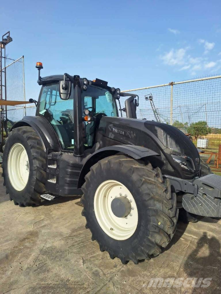 Valtra T 145 VERSU Traktorer