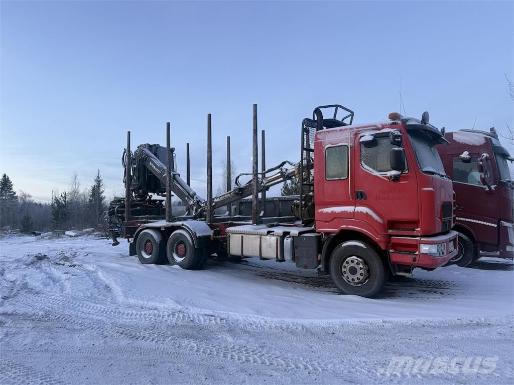 Sisu R500 6x4 شاحنات أشجار