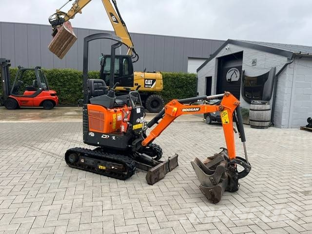 Doosan DX 10 Z Міні-екскаватори < 7т