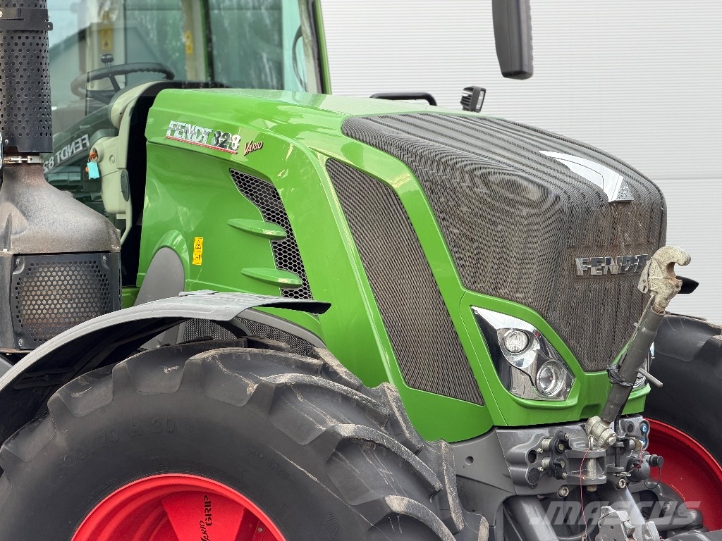 Fendt 828 S4 Profi Plus Tractoren