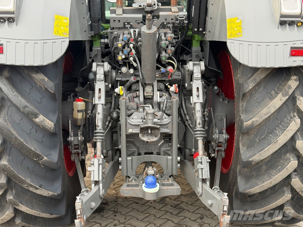 Fendt 828 S4 Profi Plus Tractoren