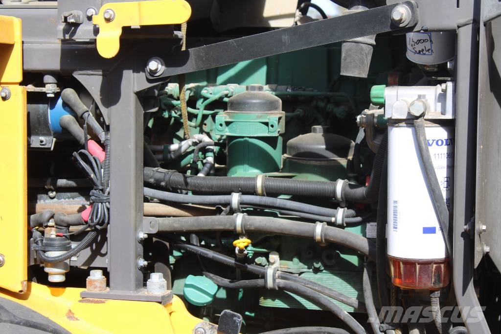 Volvo L 110 H لوادر بعجل