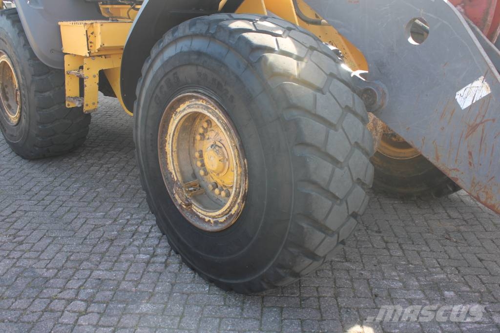 Volvo L 110 H لوادر بعجل