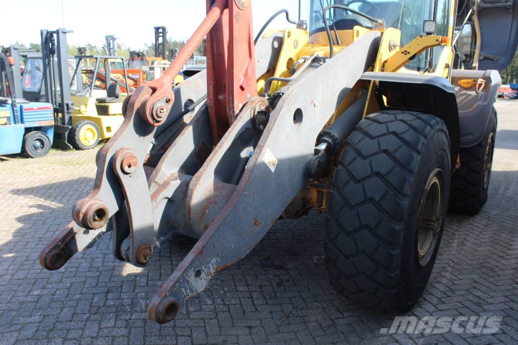 Volvo L 110 H لوادر بعجل
